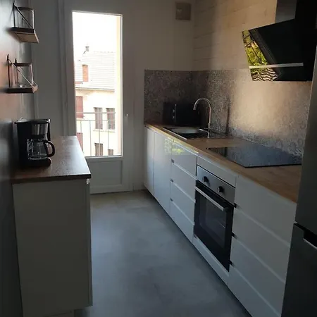 A 5 Minutes A Pied Du Centre Equestre Du Sichon Apartamento